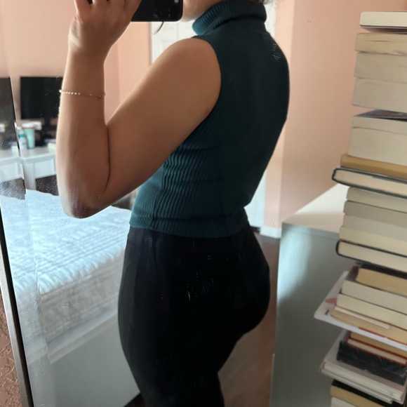Kendall and Kylie Sleeveless Turtleneck - Picture 2 of 4